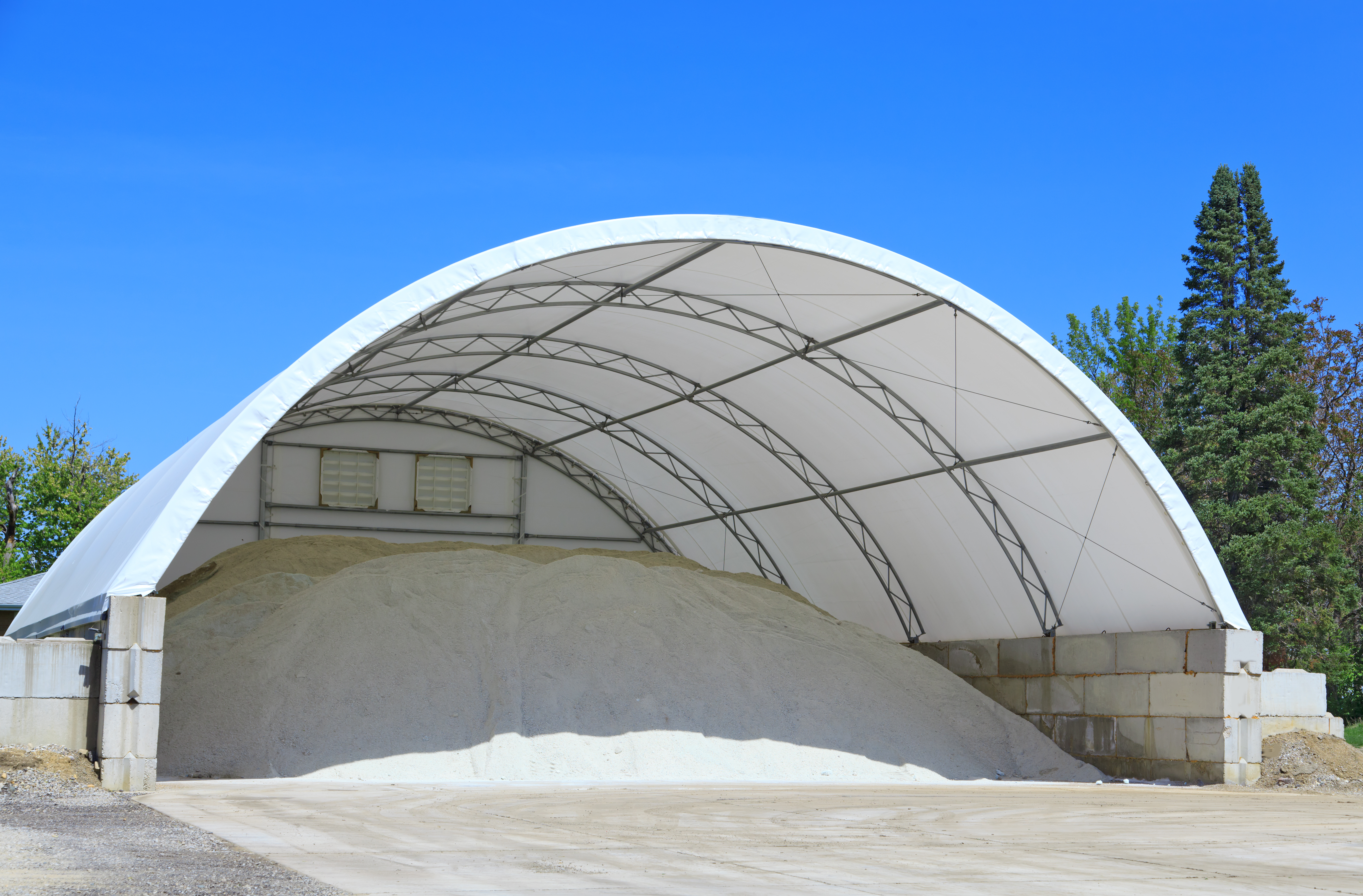 Bulk salt storage facility